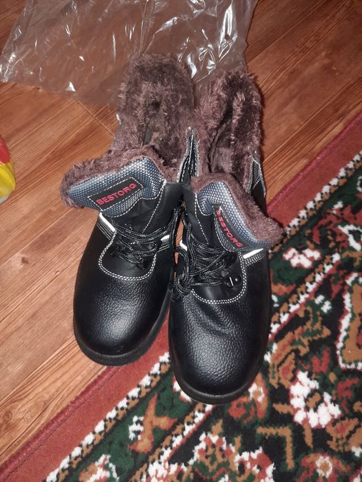 Зимние Спец обувь 43раз Новое