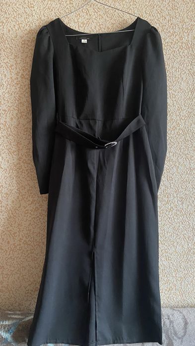 Платья женские .