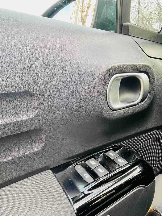 Citroen C3 FEEL PACK гаранция LPG камера парктроник мемори седалки