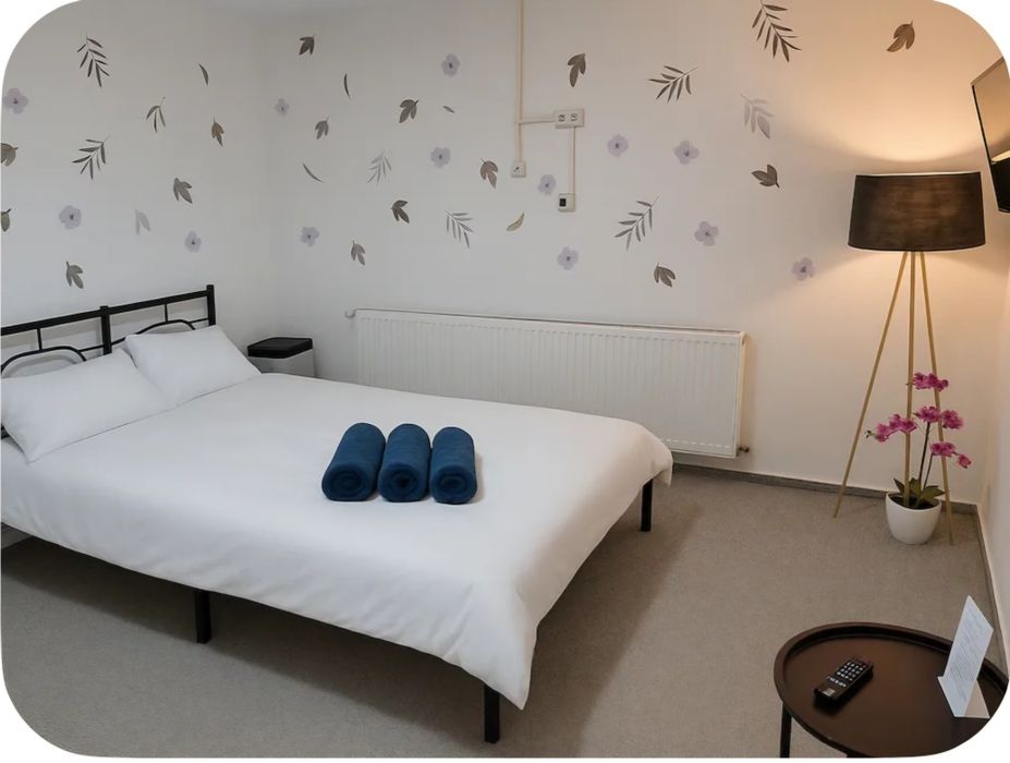 De închiriat Apartament Centrul Istoric Brasov cu curte privat vedere spre Tampa — fotografia 1