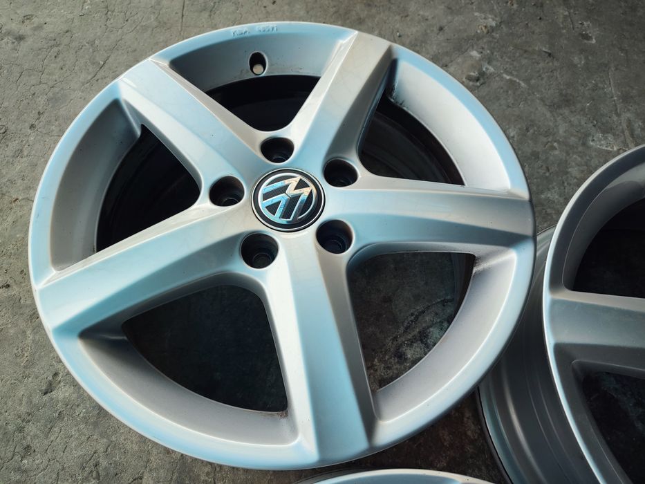 16" оригинални алуминиеви джанти за Vw Passat/Golf/Caddy...