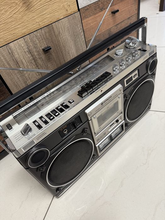 Ретро колекционерски радиокасетофон Hitachi TRK-8180E Boombox