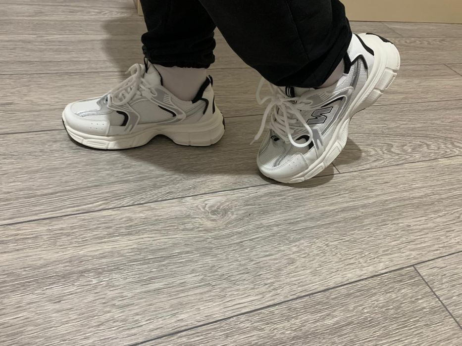 Кросовки новые 37 р за 5500