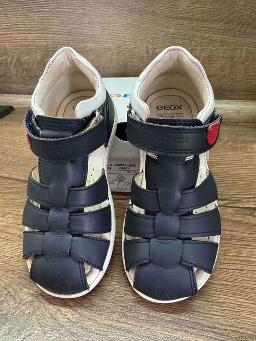 Детски сандали от кожа Geox