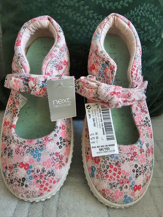 Papuci/ încaltaminte/ tenesi/ bascheti NEXT marimea 30,5 sau 12 UK