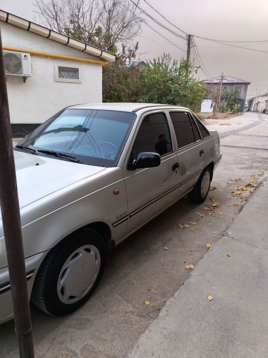 Daewoo nexia 1 sotiladi