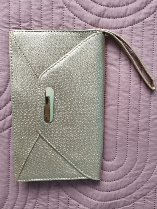 Красиви чанти от Avon