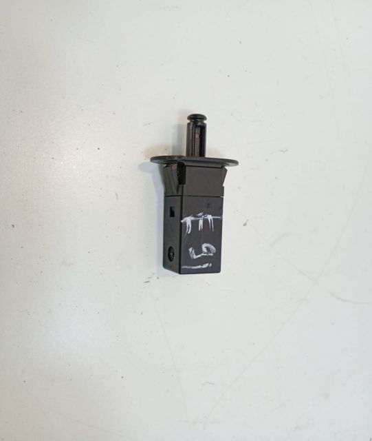 Buton  usita rezervor 82289392 BMW Seria 3 E90/E91/E92/E93 seria