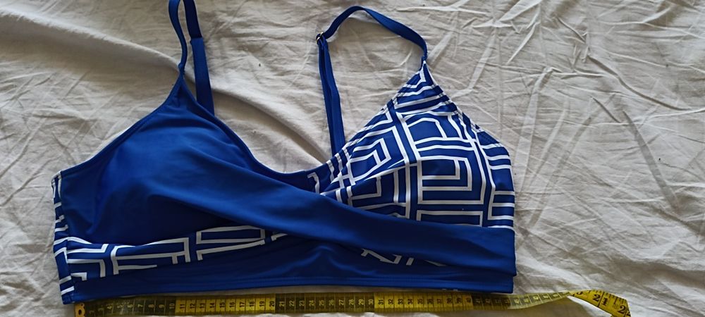 Продавам нов бански