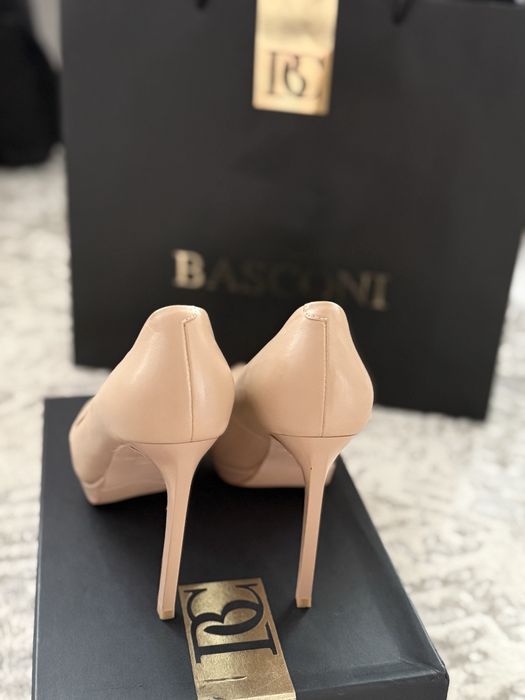 Продам туфли BASCONI  кожа натуральная
