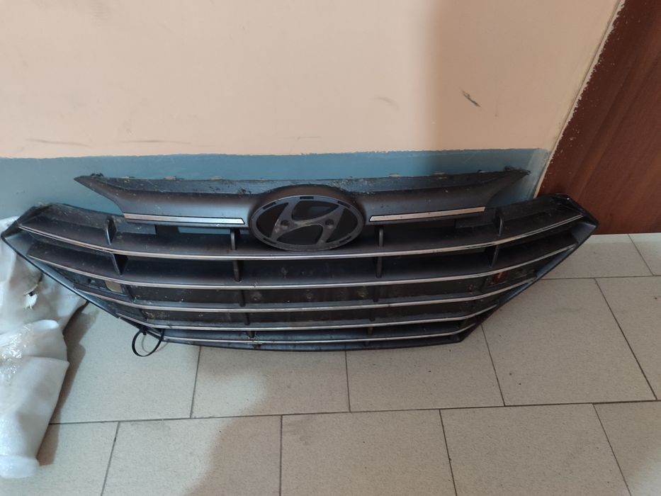 Продается Передний решетка Хундай Элантра