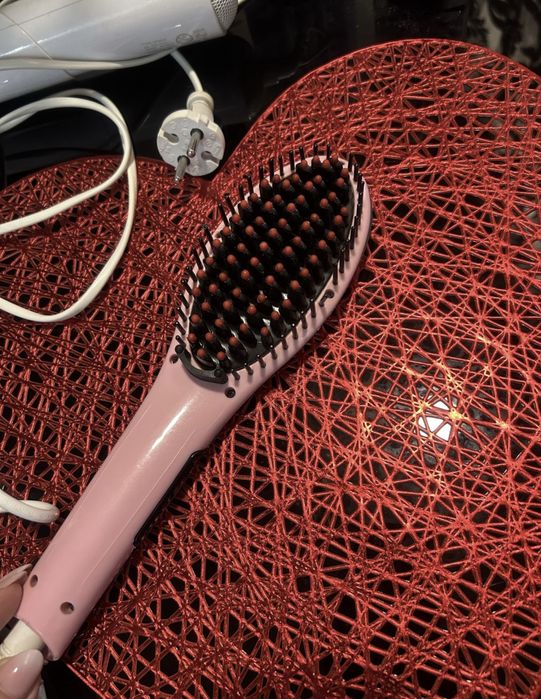 Perie de indreptat parul