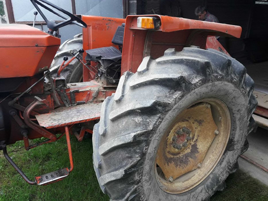 Tractor Renault 651