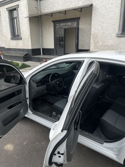 Gentra avtomat oq kraskasi yoq toza  malibu rol 909 mijgar bor 2023