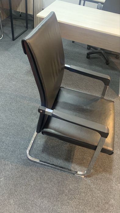 Kreslo koja ideal holatda
