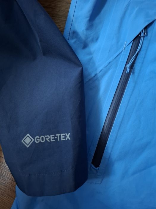 Salomon gore tex 2.5 L дамско яке M размер.