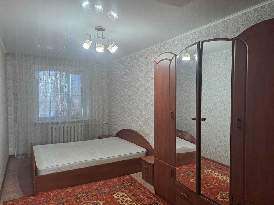 продам 2 комнатную по Металлургов