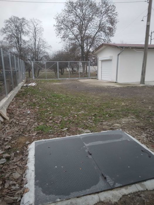 Промишлено помещение, парцел под наем със сграда