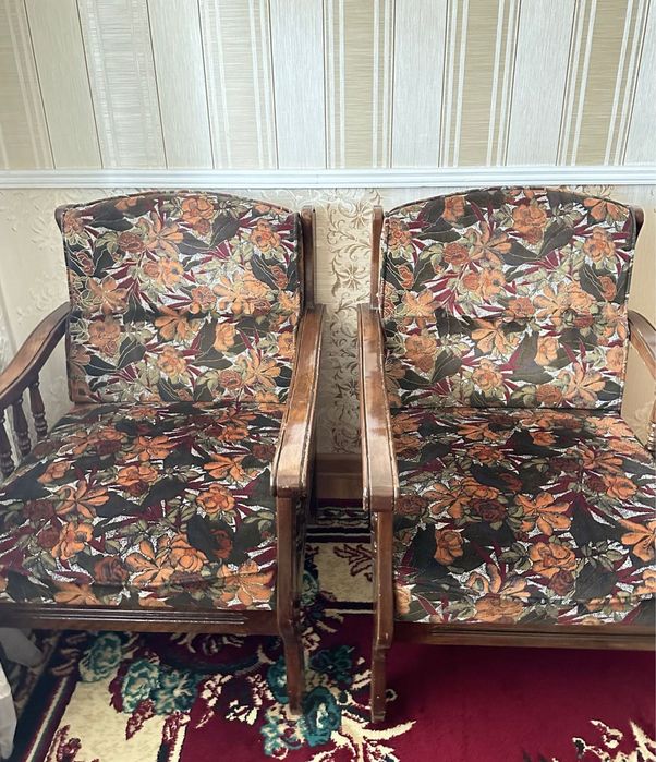 Диваны и  кресла