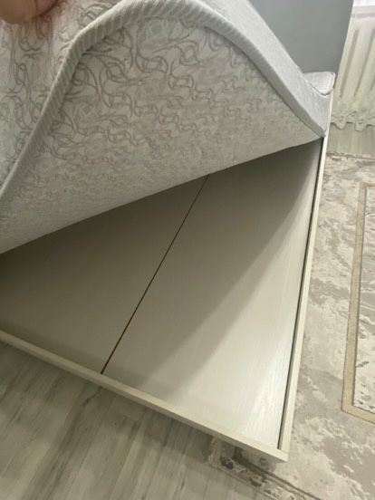 Продам тахту с матрасом