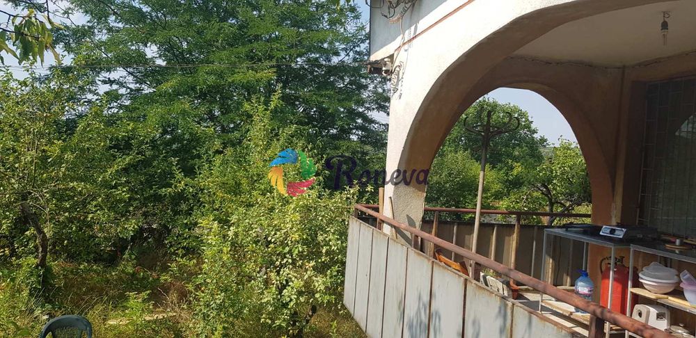 Къща в Варна, област-с.Орешак площ 240 цена 200000