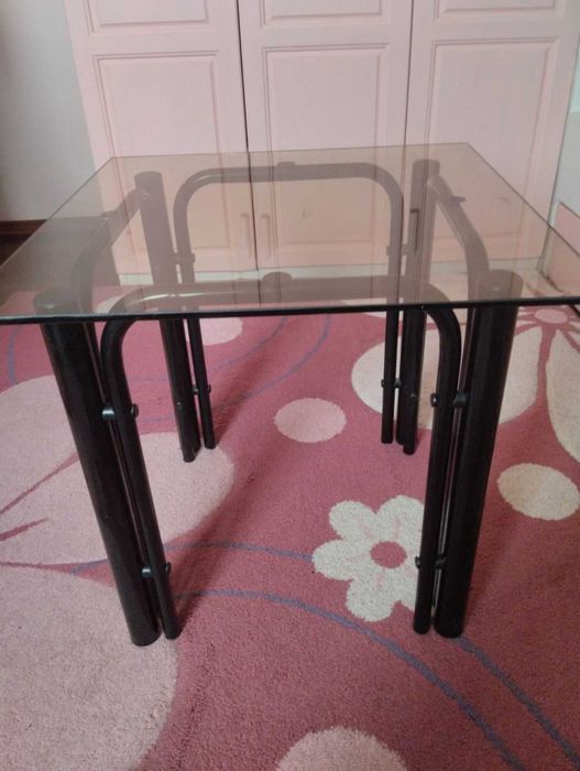 Стъклена масичка