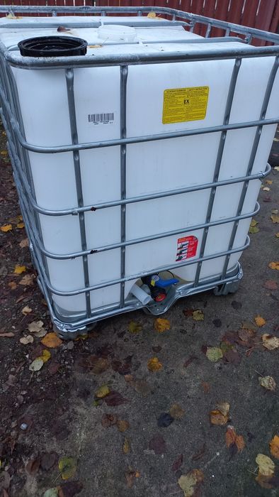 Butoaie plastic 200L bazin ibc