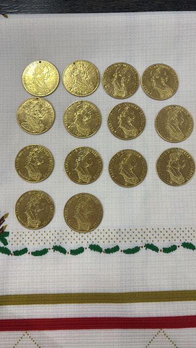 Vând monede placate cu aur de 24k Frank Iosif 4 ducat 1915