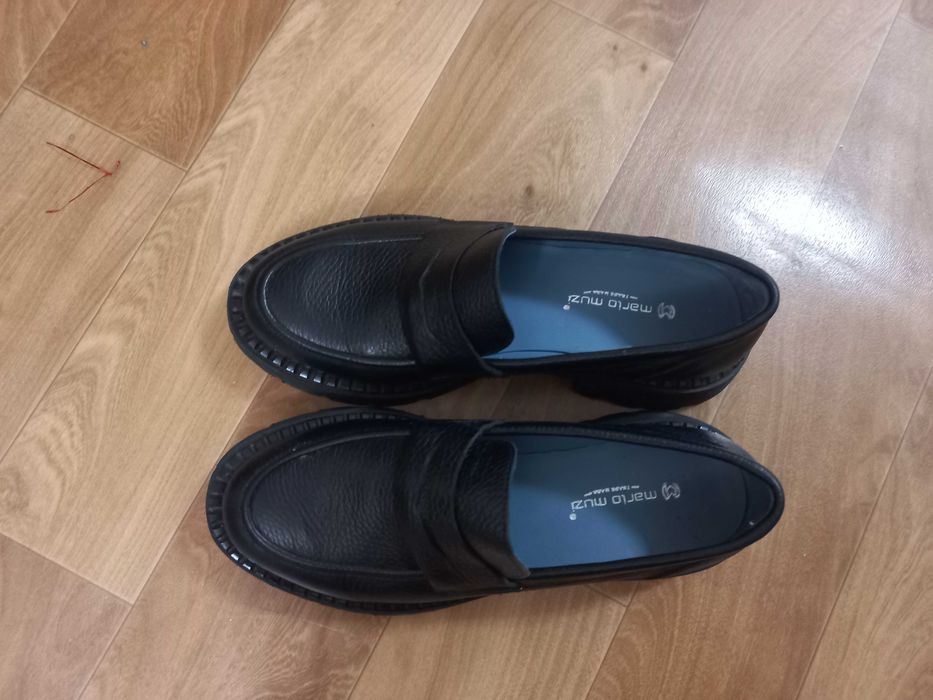 Продам женские туфли