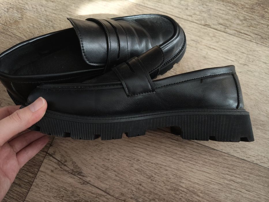 Продам обувь летнюю