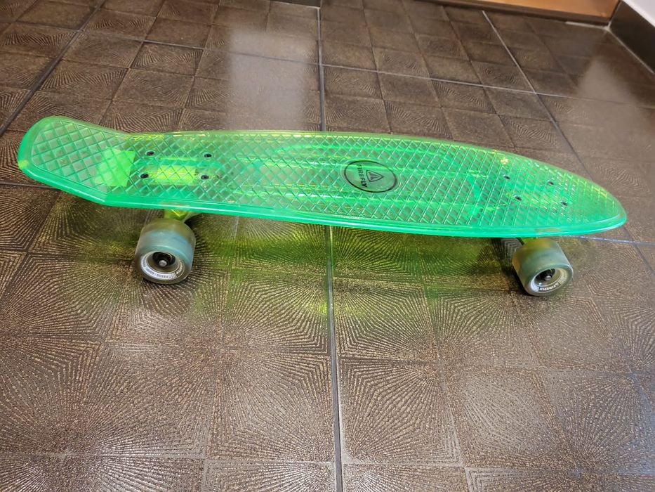 Skateboard Firefly