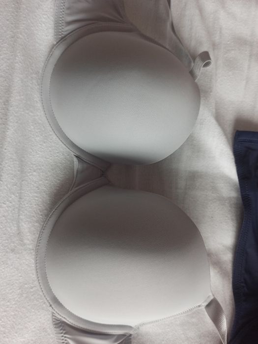 Сутиени 2 броя за 6 евро