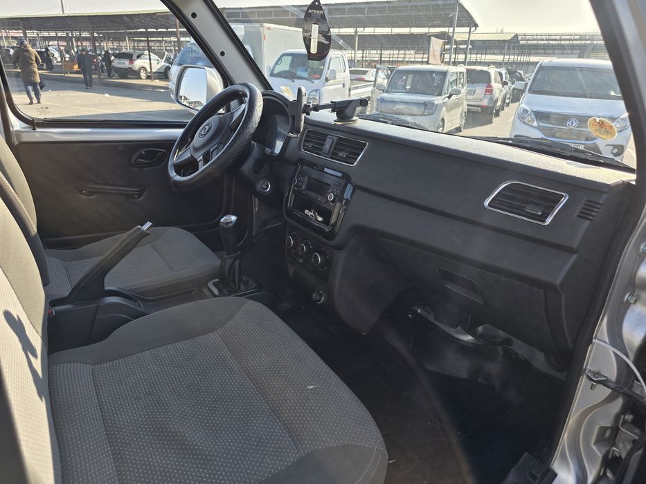 Dongfeng   D50 mini trus