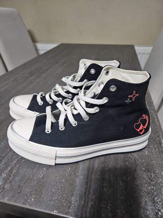 Converse Chuck Taylor All Star Y2K Heart