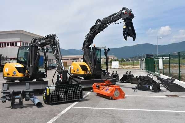 MECALAC 6MCR - Мултифункционален багер, челен товарач, кран и мотокар