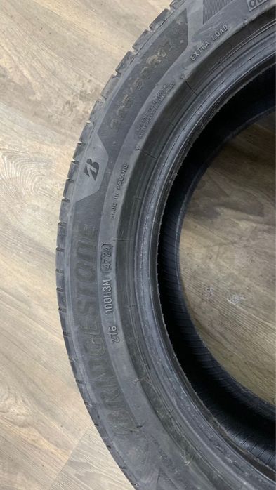 Продам шины 225/50 r17