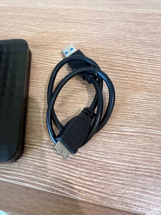 Външен диск Maxtor 1TB