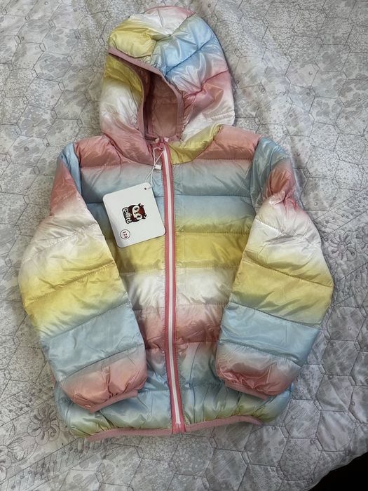 Демисезонная курточка на девочку