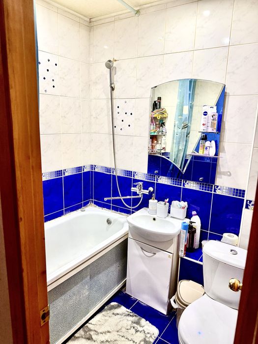 Продам 2 к кв на против Акимата