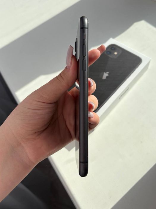 Iphone 11в идеальном состоянии.