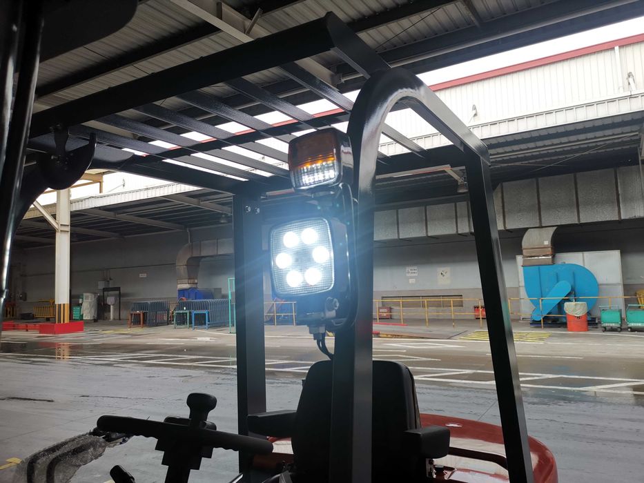 вилочный погрузчик