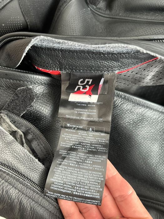 Dainese Tosa 1 – Combinezon piele 1 piesă – Mărimea 52 – Fără căzături