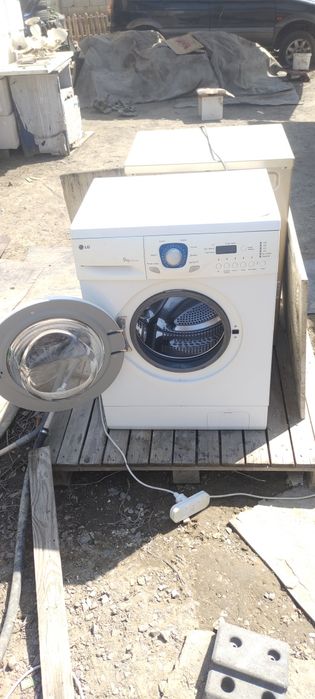 Стиральная машина LG .