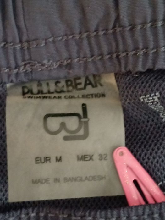 Vând Bermude Pull&Bear cu plasa la interior ptr baie mărimea M