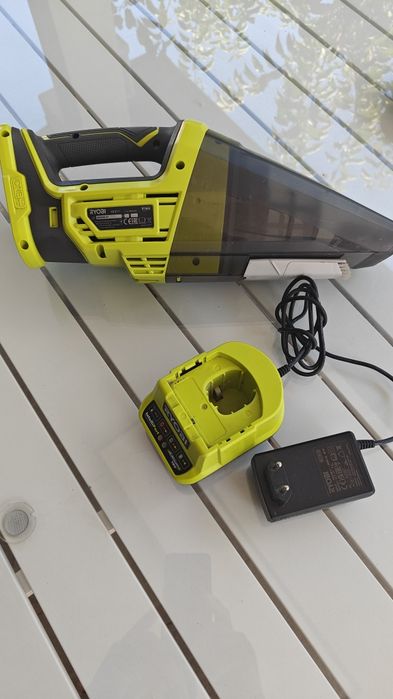 Aspirator auto, aspirare uscata, Ryobi R18HV-0, 20 W, 18 V, filtru HEPA, cu încărcător