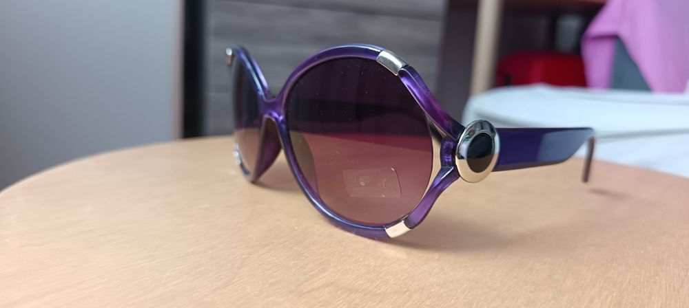 Очки солнцезащитные