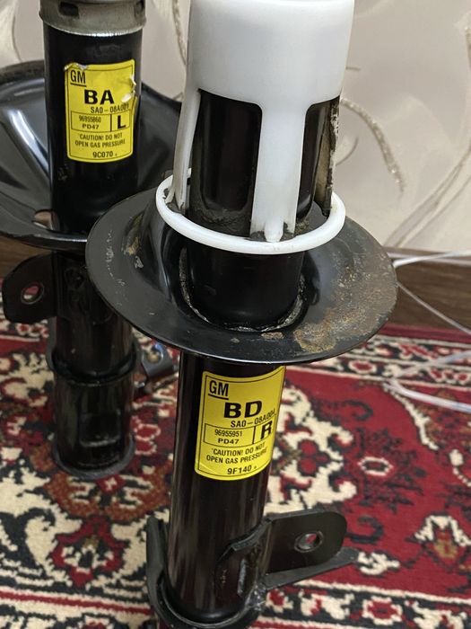 Amartizator Gentra komplekt