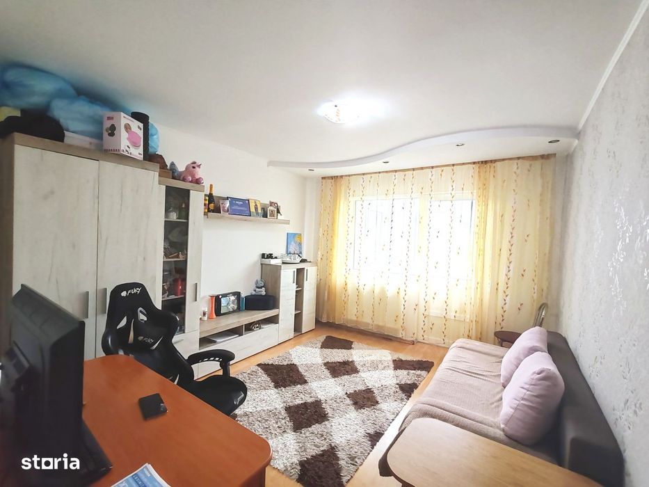 Apartament 2 camere Razboieni, balcon, etajul 3/4, mobilat si utilat — fotografia 1