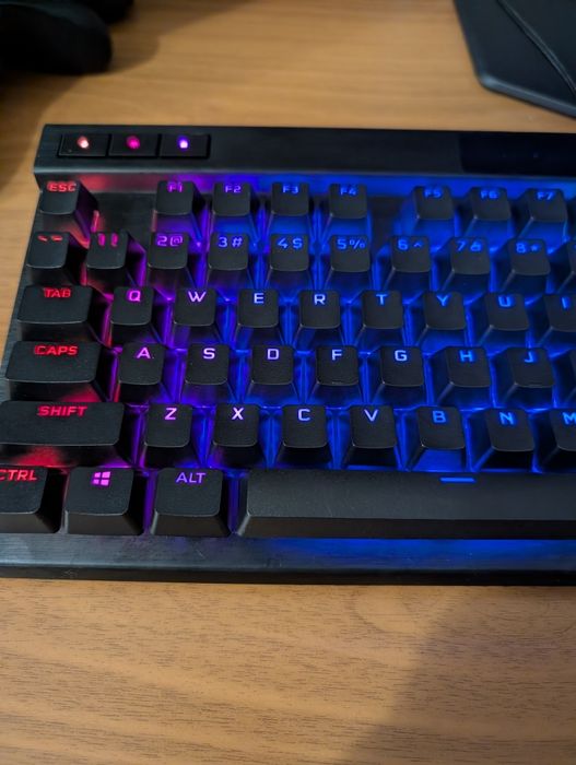 Tastatura Corsair K70 Pro (switch OPX)