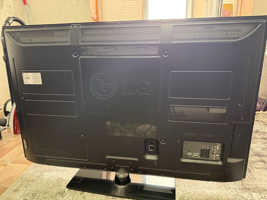 Продам телевизор LG 50PJ250R 50”